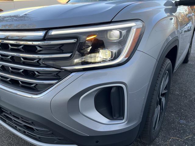 new 2026 Volkswagen Atlas car, priced at $44,602