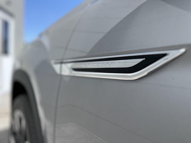 new 2025 Volkswagen Atlas Cross Sport car, priced at $52,095
