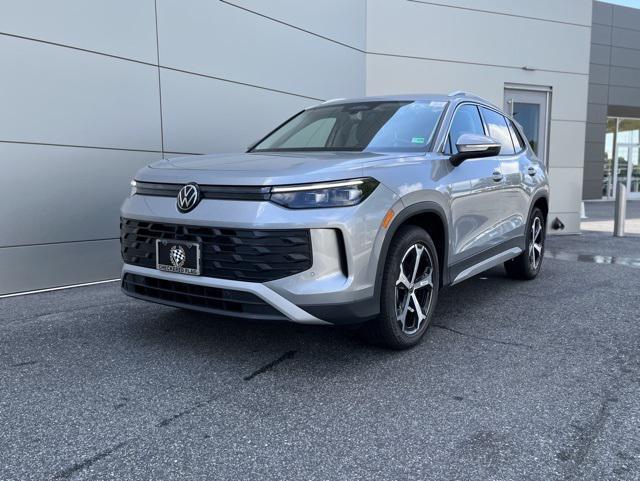 new 2025 Volkswagen Tiguan car, priced at $31,082