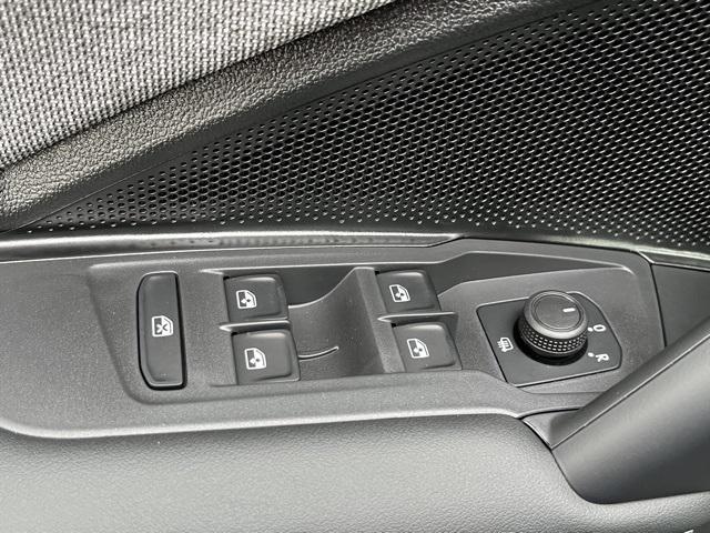 new 2026 Volkswagen Tiguan car, priced at $33,924