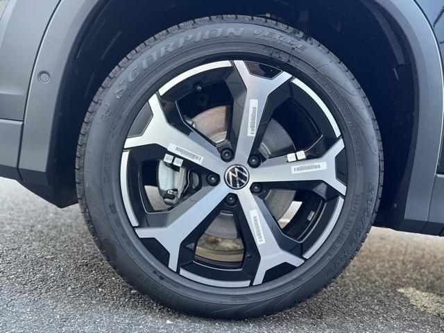 new 2025 Volkswagen Tiguan car, priced at $33,312