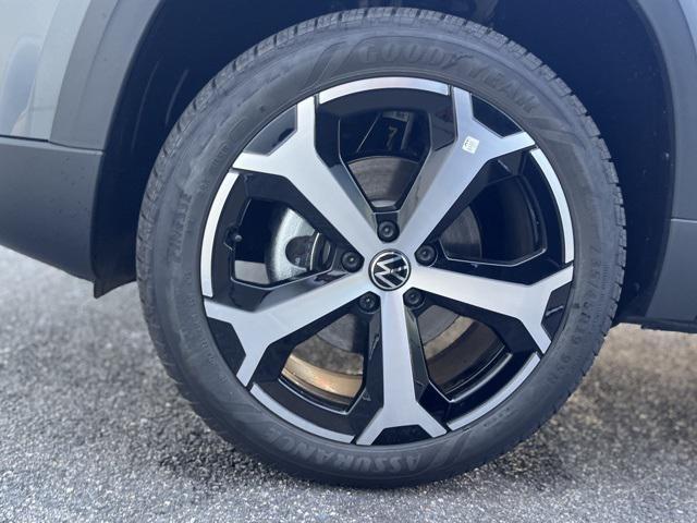 new 2025 Volkswagen Taos car, priced at $34,779