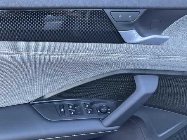 new 2025 Volkswagen Tiguan car, priced at $30,044