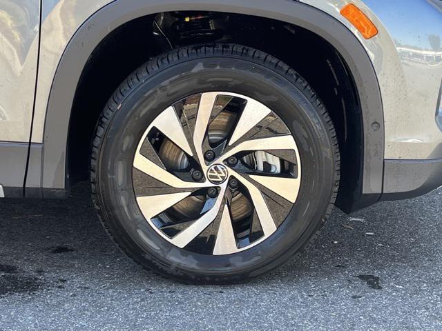 new 2025 Volkswagen Tiguan car, priced at $30,044