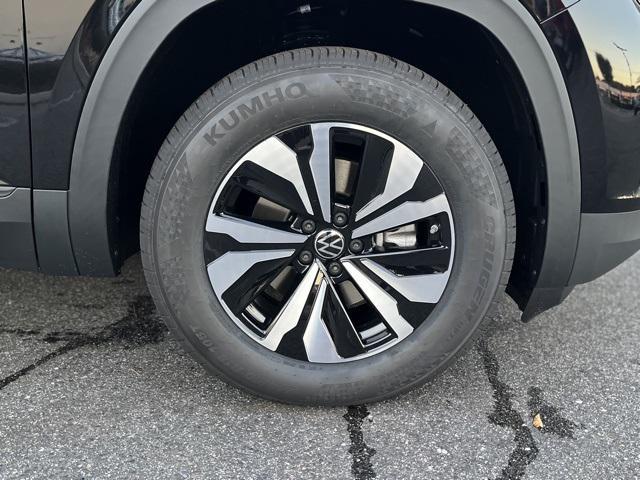 new 2026 Volkswagen Atlas car, priced at $40,733