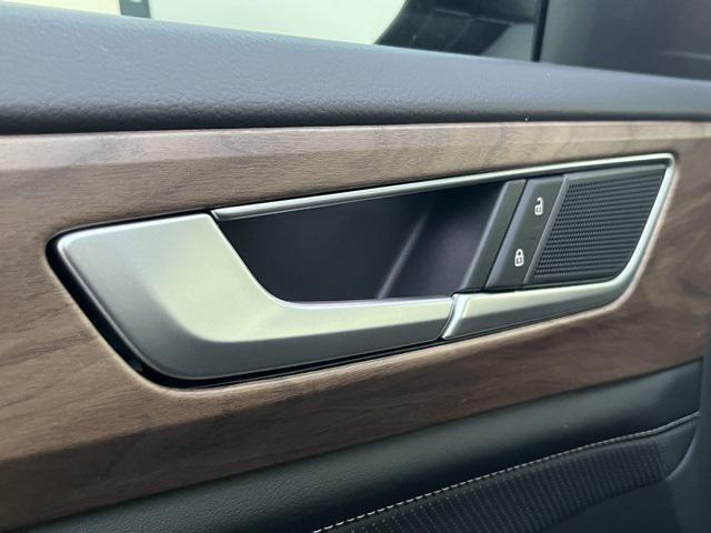 new 2026 Volkswagen Atlas car, priced at $40,733