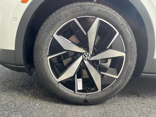 new 2025 Volkswagen ID.4 car, priced at $46,449