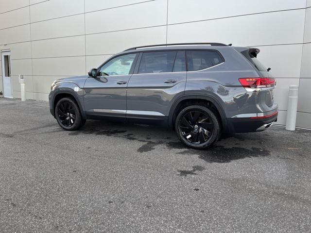 new 2025 Volkswagen Atlas car, priced at $43,301