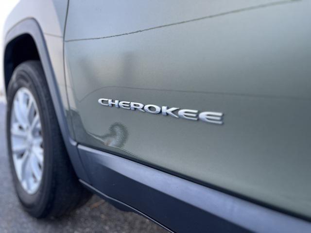 used 2021 Jeep Cherokee car, priced at $19,982