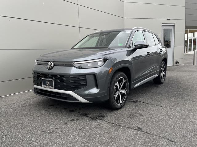 new 2025 Volkswagen Tiguan car, priced at $35,303