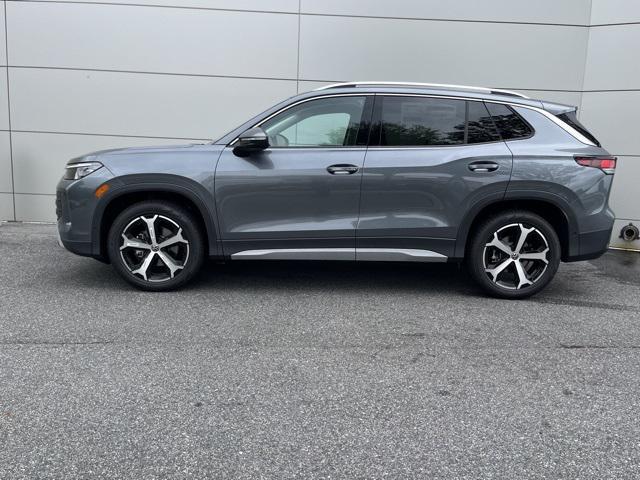 new 2025 Volkswagen Tiguan car, priced at $32,332