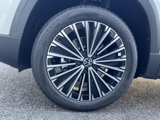 new 2025 Volkswagen Taos car, priced at $28,385