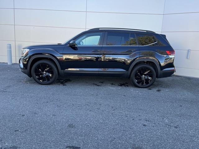 new 2025 Volkswagen Atlas car, priced at $44,385