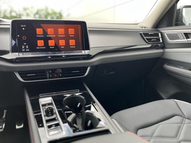new 2025 Volkswagen Atlas car, priced at $43,924