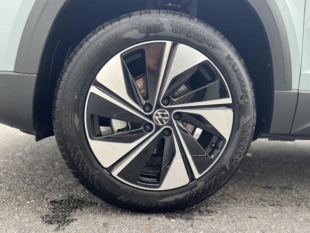 new 2025 Volkswagen Taos car, priced at $29,595