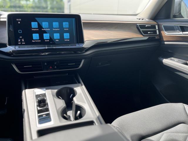 new 2025 Volkswagen Atlas car, priced at $38,139