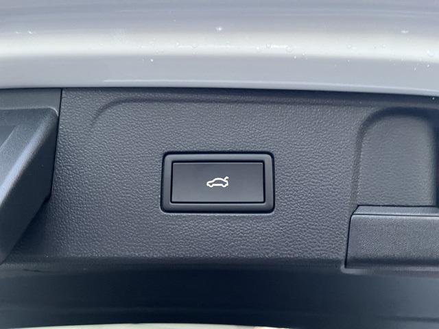 new 2026 Volkswagen Atlas car, priced at $45,039