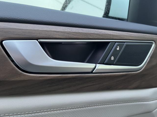 new 2026 Volkswagen Atlas car, priced at $45,039