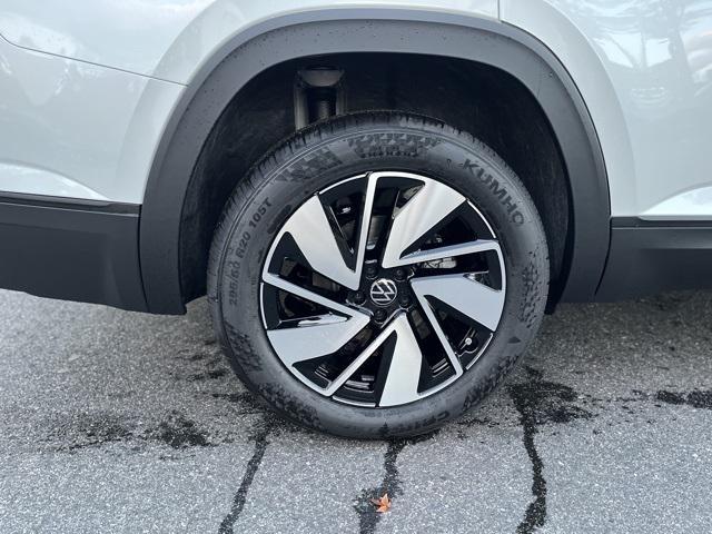 new 2026 Volkswagen Atlas car, priced at $45,039