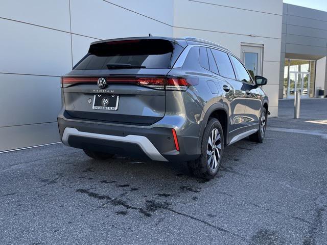 new 2025 Volkswagen Tiguan car, priced at $28,015