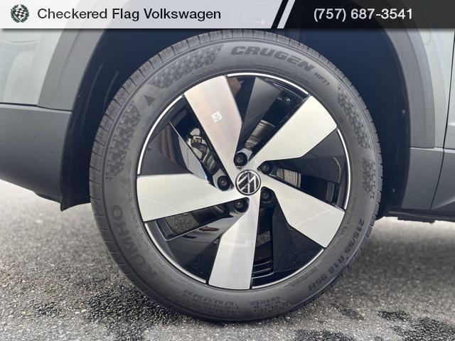 new 2025 Volkswagen Taos car, priced at $24,116