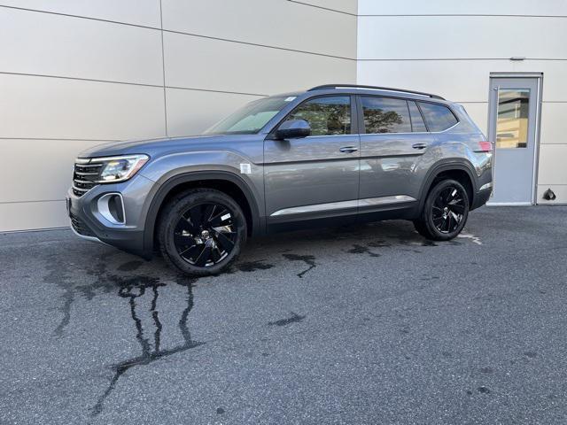 new 2024 Volkswagen Atlas car, priced at $41,253