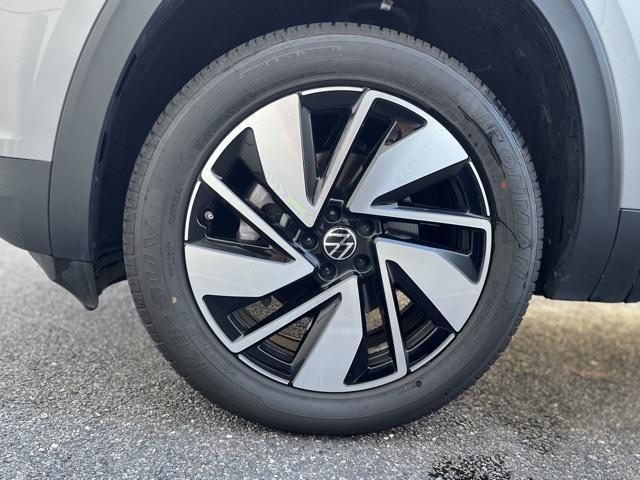 used 2025 Volkswagen Atlas car, priced at $38,892
