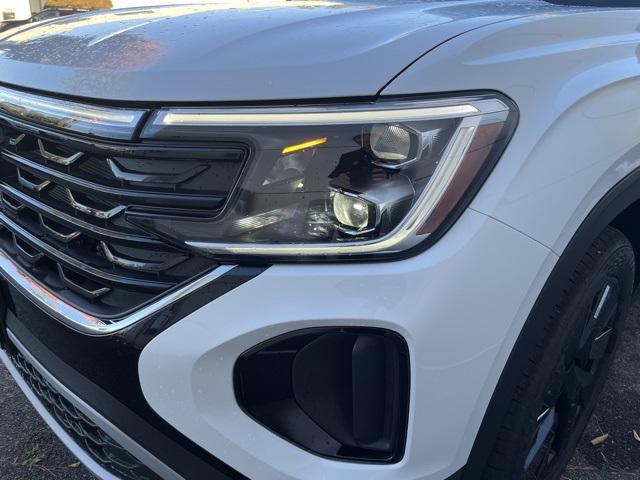 new 2026 Volkswagen Atlas Cross Sport car, priced at $46,876