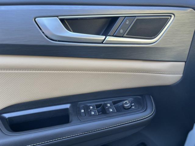 new 2026 Volkswagen Atlas Cross Sport car, priced at $46,876