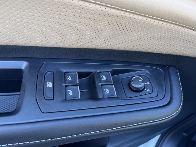 new 2026 Volkswagen Atlas Cross Sport car, priced at $46,876