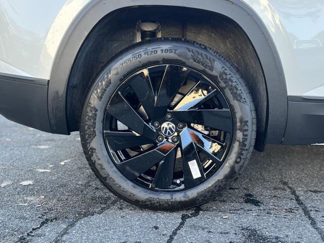 new 2026 Volkswagen Atlas Cross Sport car, priced at $46,876