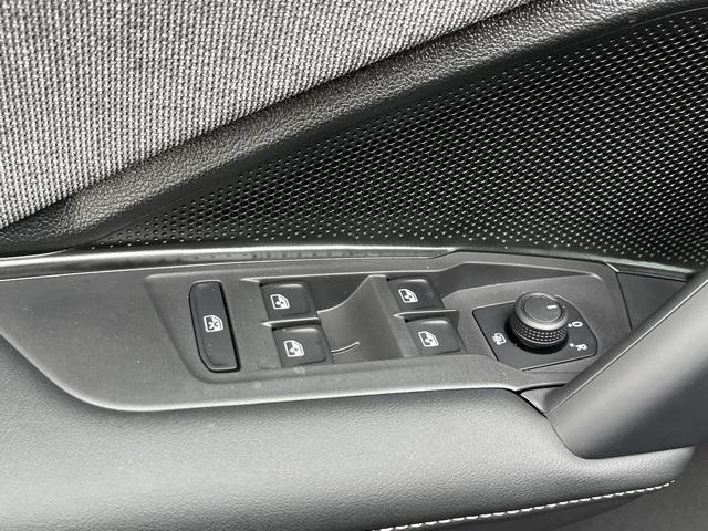 new 2026 Volkswagen Tiguan car, priced at $33,924