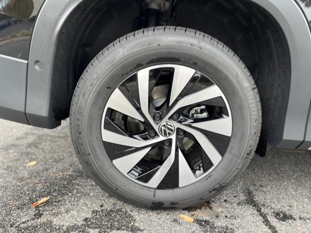 new 2026 Volkswagen Tiguan car, priced at $33,924