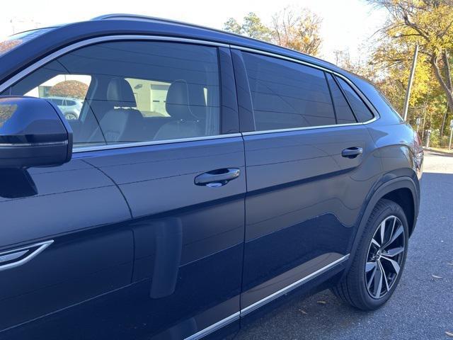 new 2026 Volkswagen Atlas Cross Sport car, priced at $53,772