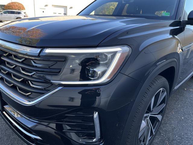 new 2026 Volkswagen Atlas Cross Sport car, priced at $53,772