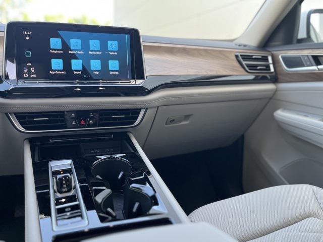 new 2025 Volkswagen Atlas car, priced at $41,580