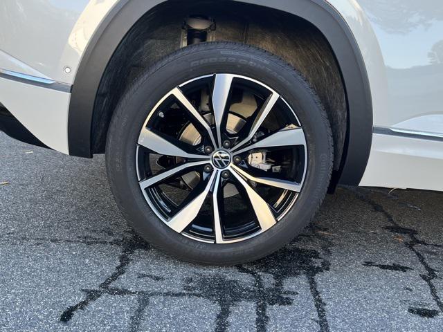 new 2026 Volkswagen Atlas Cross Sport car, priced at $54,209