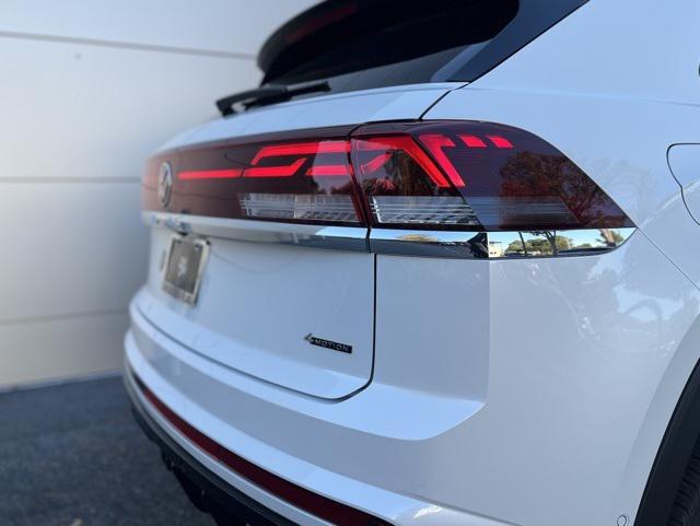 new 2026 Volkswagen Atlas Cross Sport car, priced at $54,209