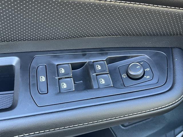 new 2026 Volkswagen Atlas Cross Sport car, priced at $54,209