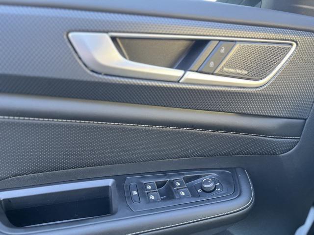 new 2026 Volkswagen Atlas Cross Sport car, priced at $54,209