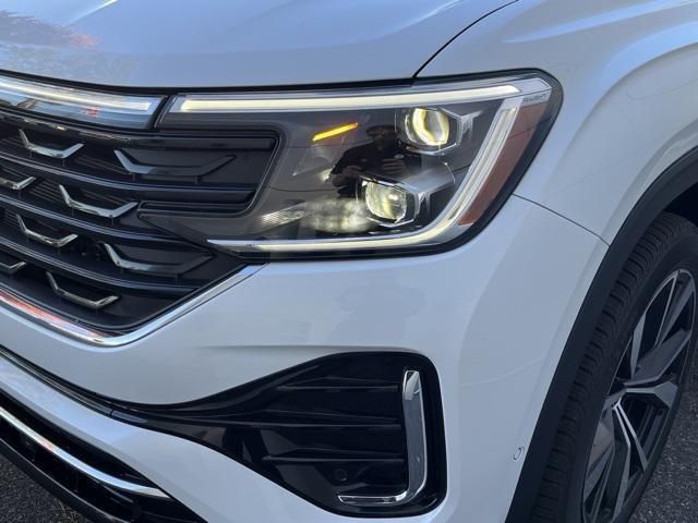 new 2026 Volkswagen Atlas Cross Sport car, priced at $54,209