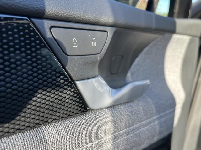 new 2026 Volkswagen Tiguan car, priced at $32,681