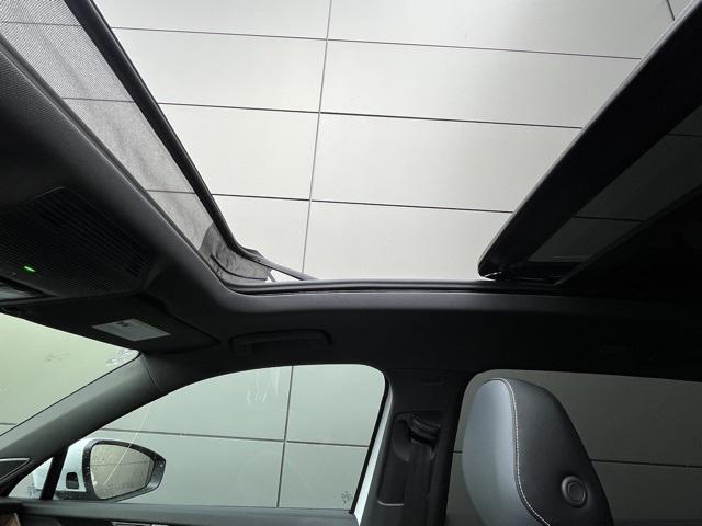 new 2025 Volkswagen Tiguan car, priced at $42,673