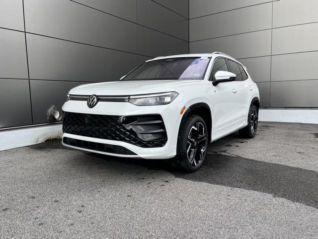 new 2025 Volkswagen Tiguan car, priced at $42,673