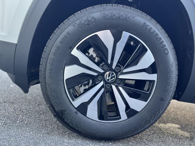 new 2026 Volkswagen Atlas car, priced at $41,670