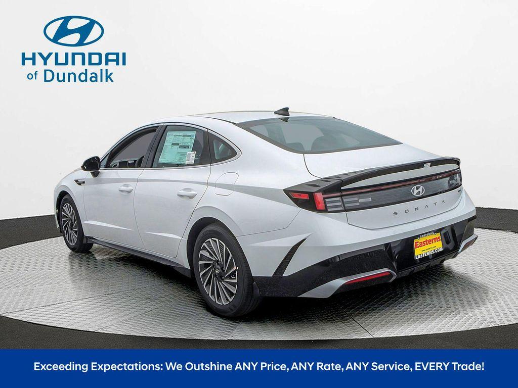new 2025 Hyundai Sonata Hybrid car, priced at $28,700
