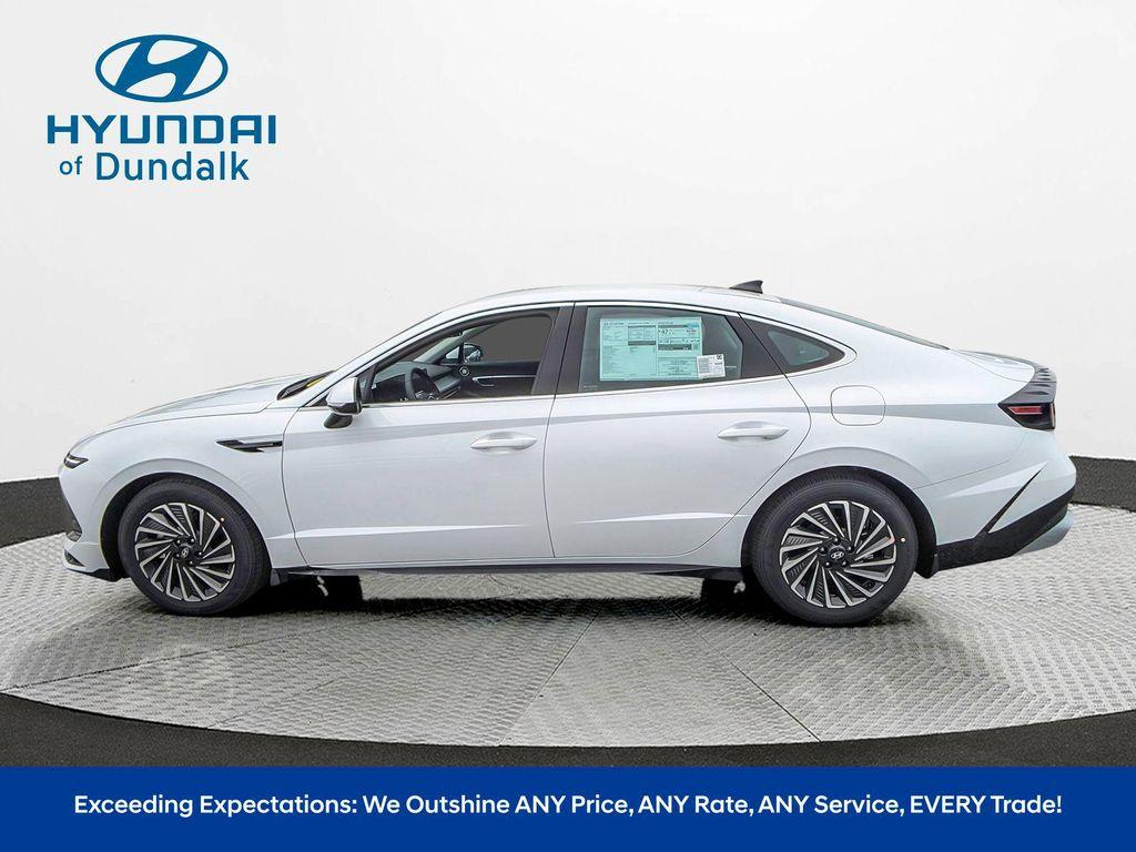 new 2025 Hyundai Sonata Hybrid car, priced at $28,700