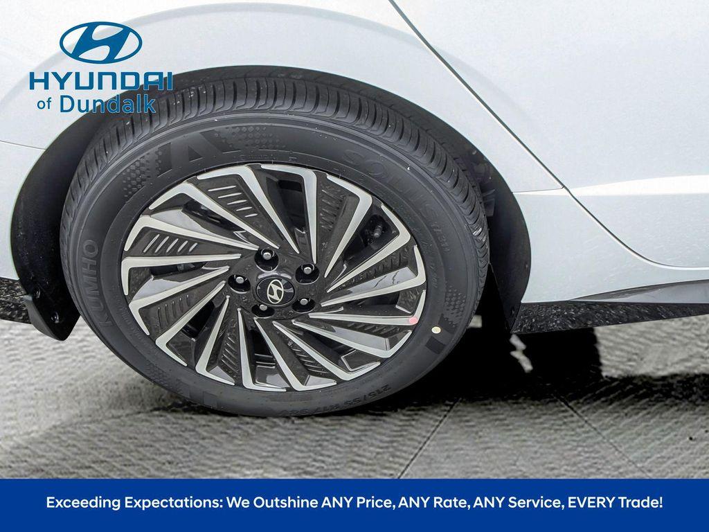 new 2025 Hyundai Sonata Hybrid car, priced at $28,700