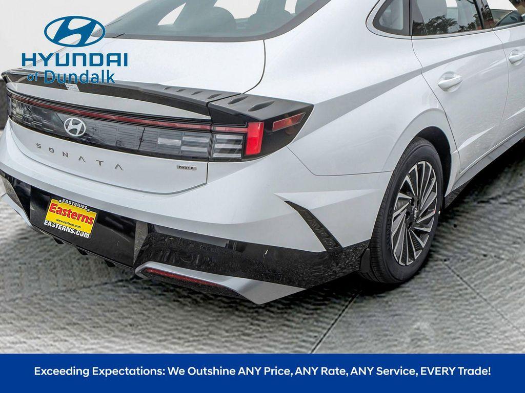 new 2025 Hyundai Sonata Hybrid car, priced at $28,700