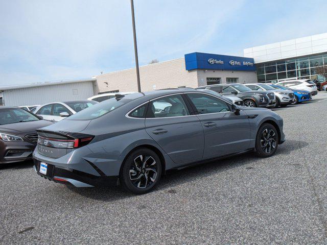 new 2024 Hyundai Sonata car, priced at $28,210